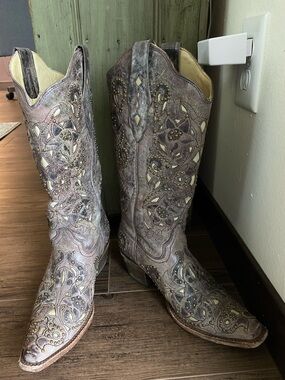Embellished Western Cowboy Corral Boots - Brown with Cream Accents